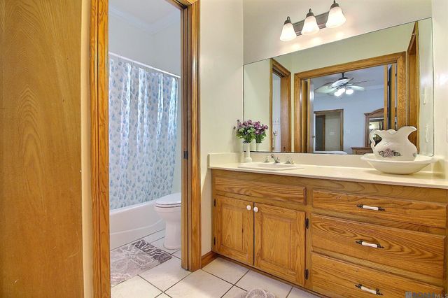 15855 Four Oaks Dr, Pride, LA 70770