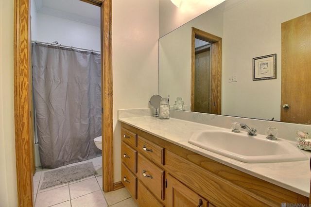 15855 Four Oaks Dr, Pride, LA 70770