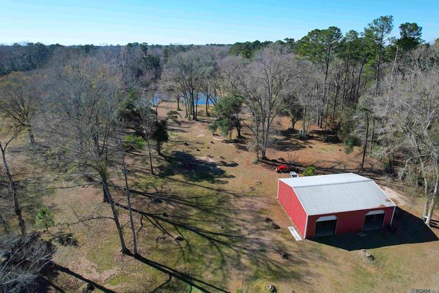 15855 Four Oaks Dr, Pride, LA 70770