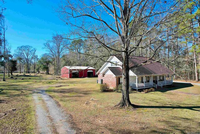 15855 Four Oaks Dr, Pride, LA 70770