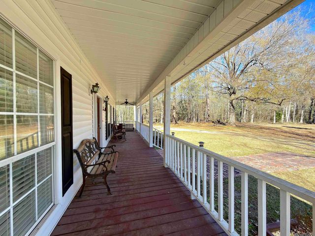 15855 Four Oaks Dr, Pride, LA 70770