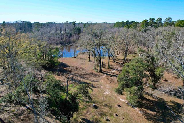 15855 Four Oaks Dr, Pride, LA 70770