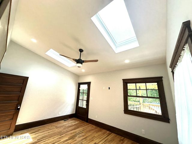 2204 Old Niles Ferry Rd, Maryville, TN 37803