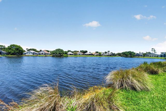 412 Players Ct, St Augustine, FL 32080