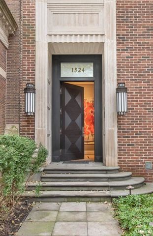 1524 N Astor Street, Chicago, IL 60610