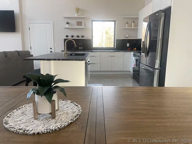 17722 W Sugar Hollow Road, Park Hill, OK 74451