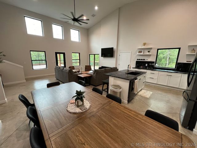17722 W Sugar Hollow Road, Park Hill, OK 74451