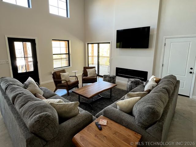 17722 W Sugar Hollow Road, Park Hill, OK 74451