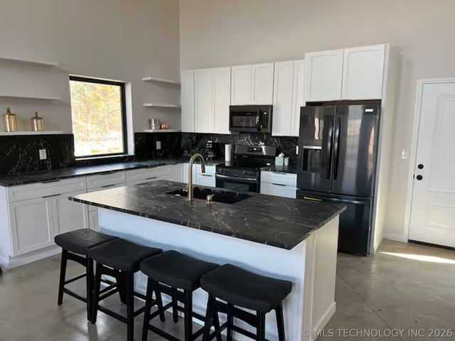 17722 W Sugar Hollow Road, Park Hill, OK 74451