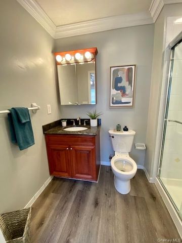 19 Neal 19, Setauket, NY 11733