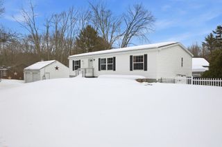 35 North River Road, Epping, NH 03042