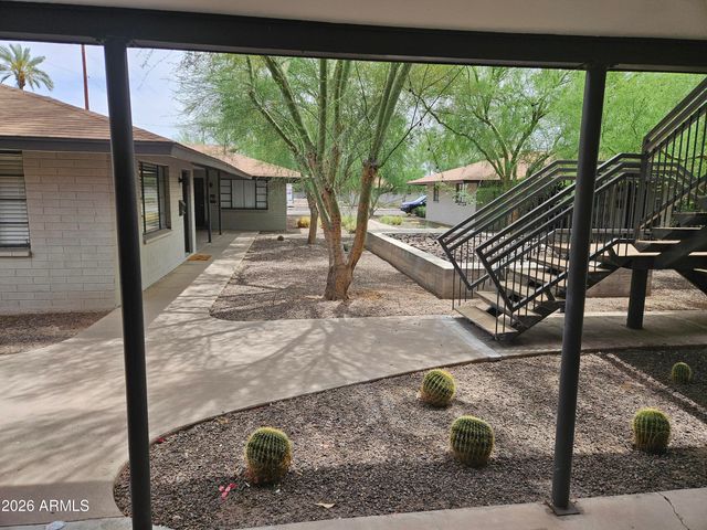 802 W TURNEY Avenue 11A, Phoenix, AZ 85013
