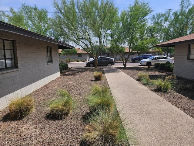 802 W TURNEY Avenue 11A, Phoenix, AZ 85013