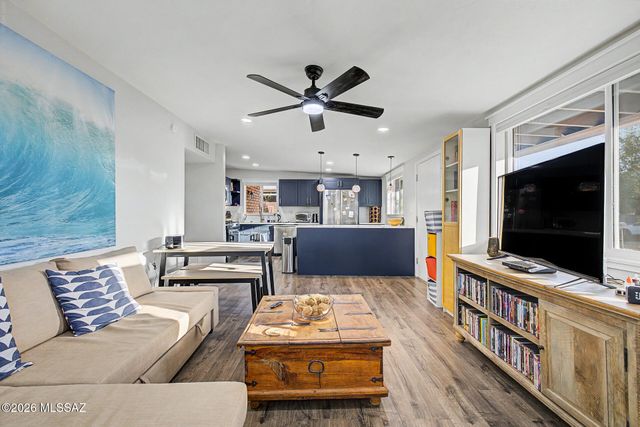 2924 N Venice Avenue, Tucson, AZ 85712