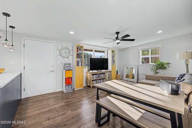 2924 N Venice Avenue, Tucson, AZ 85712