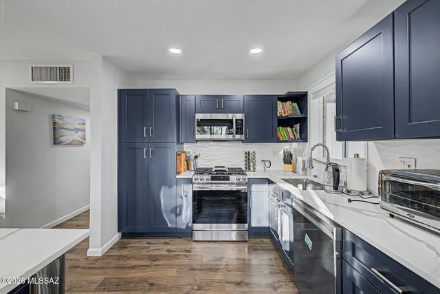 2924 N Venice Avenue, Tucson, AZ 85712