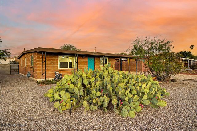 2924 N Venice Avenue, Tucson, AZ 85712