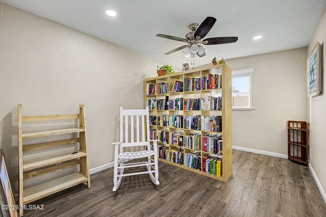 2924 N Venice Avenue, Tucson, AZ 85712