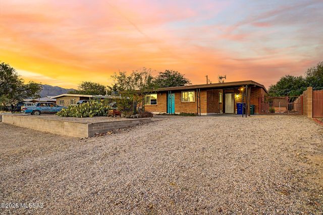 2924 N Venice Avenue, Tucson, AZ 85712