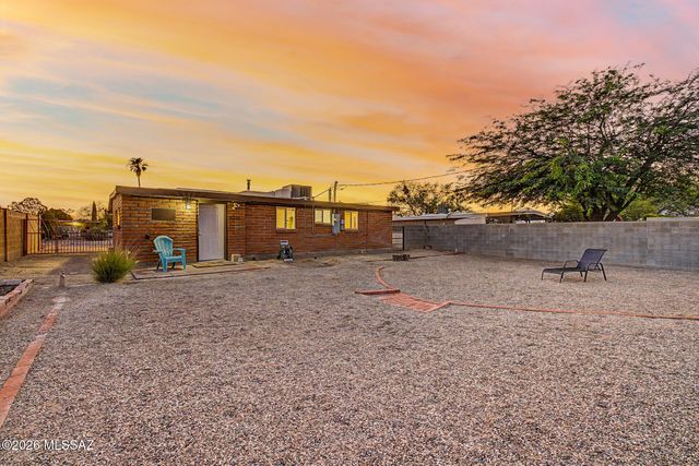 2924 N Venice Avenue, Tucson, AZ 85712