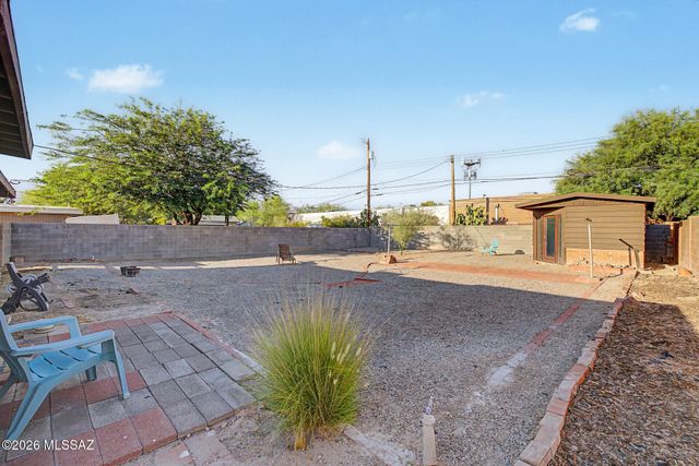 2924 N Venice Avenue, Tucson, AZ 85712