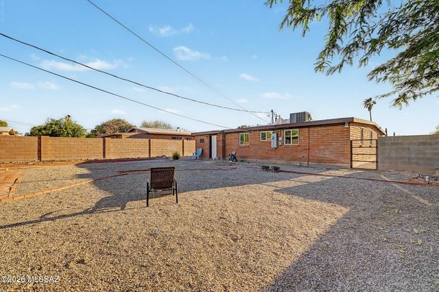 2924 N Venice Avenue, Tucson, AZ 85712