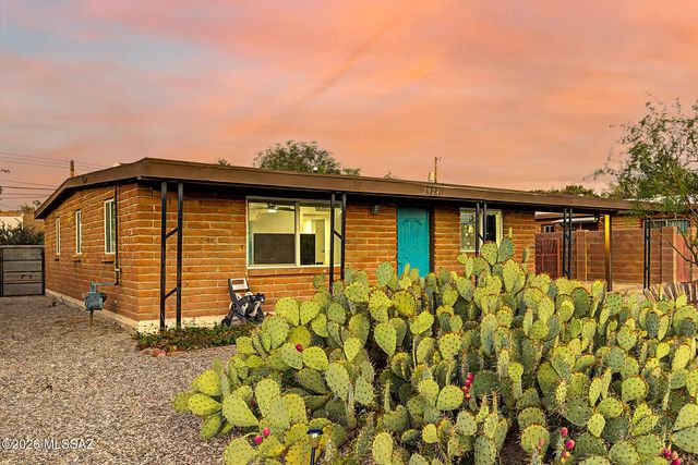 2924 N Venice Avenue, Tucson, AZ 85712