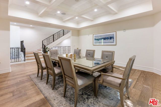 391 S Saltair Avenue, Los Angeles, CA 90049