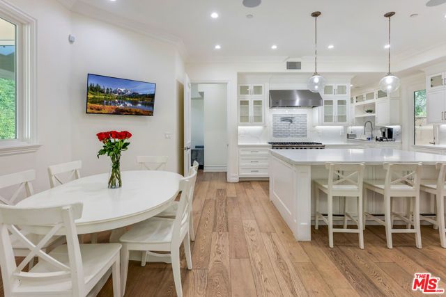 391 S Saltair Avenue, Los Angeles, CA 90049