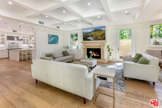 391 S Saltair Avenue, Los Angeles, CA 90049