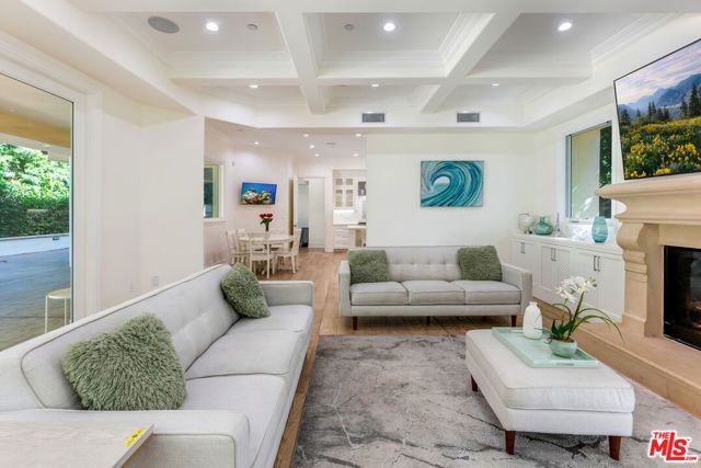 391 S Saltair Avenue, Los Angeles, CA 90049
