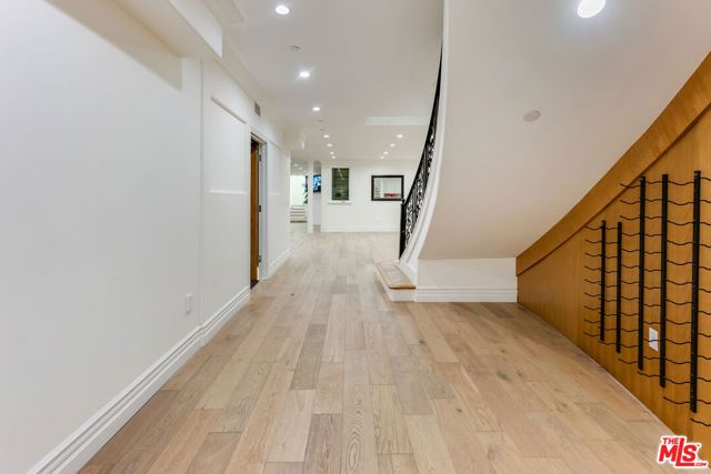 391 S Saltair Avenue, Los Angeles, CA 90049
