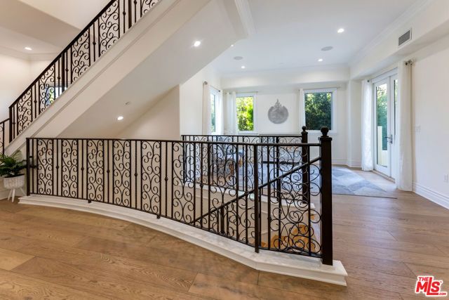 391 S Saltair Avenue, Los Angeles, CA 90049