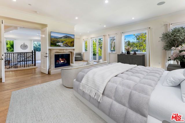 391 S Saltair Avenue, Los Angeles, CA 90049