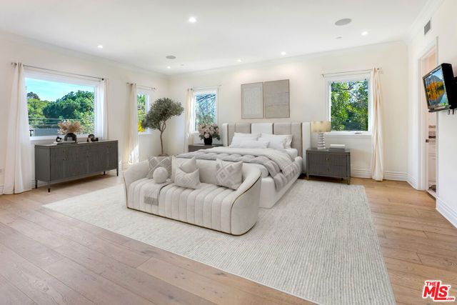 391 S Saltair Avenue, Los Angeles, CA 90049