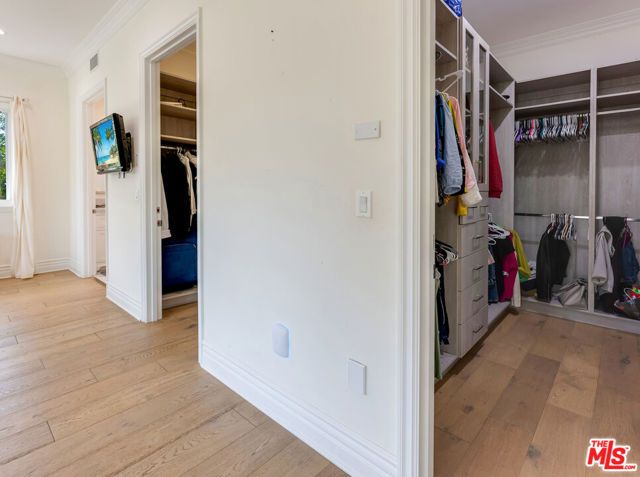 391 S Saltair Avenue, Los Angeles, CA 90049