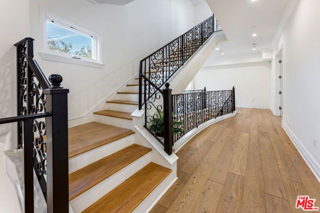 391 S Saltair Avenue, Los Angeles, CA 90049
