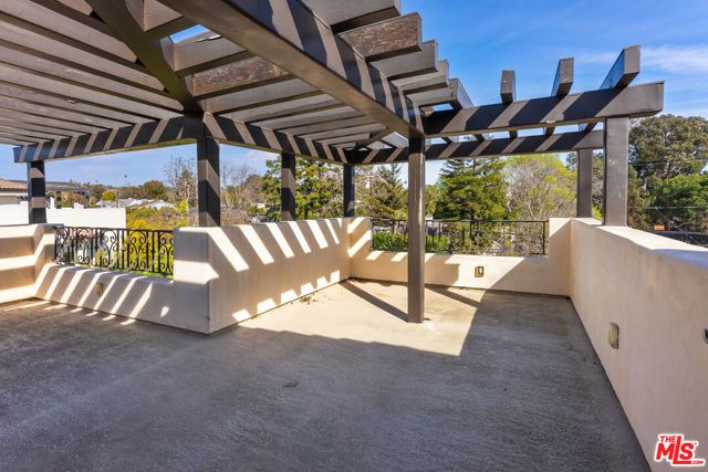 391 S Saltair Avenue, Los Angeles, CA 90049