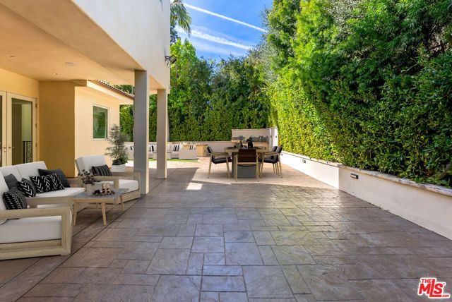 391 S Saltair Avenue, Los Angeles, CA 90049