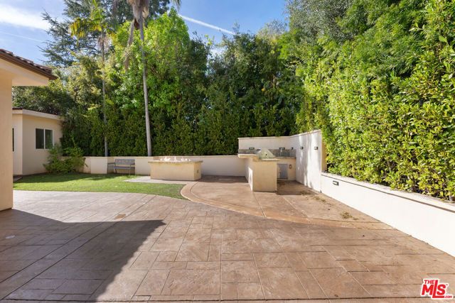 391 S Saltair Avenue, Los Angeles, CA 90049