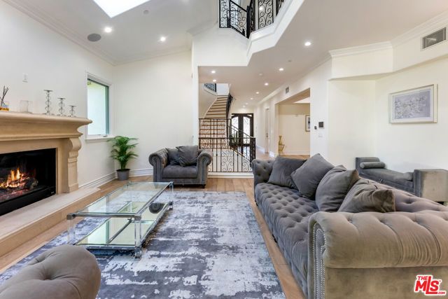 391 S Saltair Avenue, Los Angeles, CA 90049