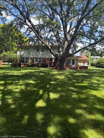 6096 Pebbleshire Drive, Grand Blanc Charter Township, MI 48439