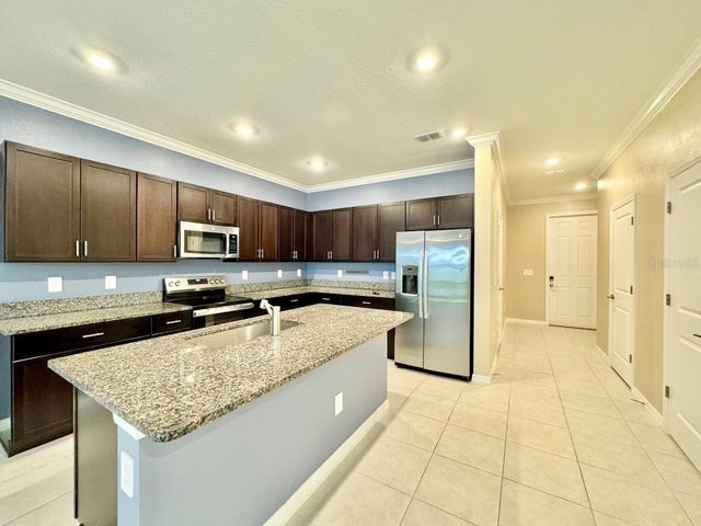 10809 FOWLERS BLUFF COURT, Tampa, FL 33647