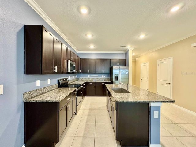 10809 FOWLERS BLUFF COURT, Tampa, FL 33647