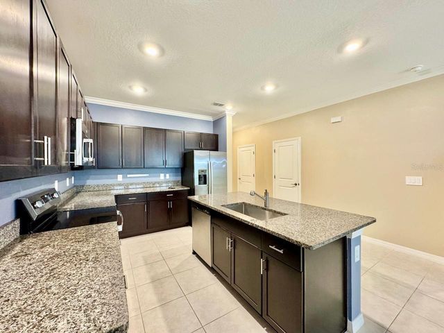 10809 FOWLERS BLUFF COURT, Tampa, FL 33647