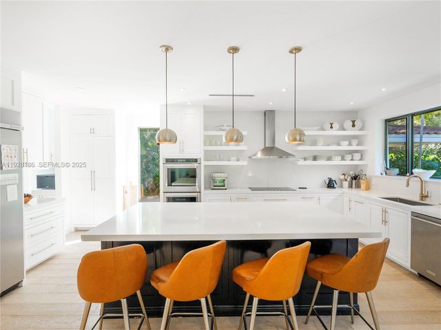 317 Bayberry Dr, Plantation, FL 33317