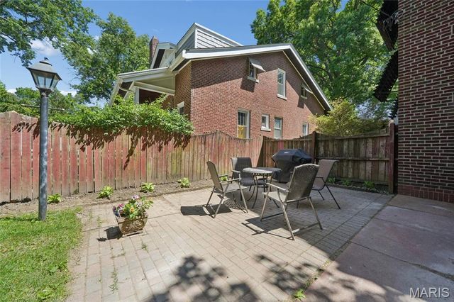 7051 Waterman Avenue, University City, MO 63130
