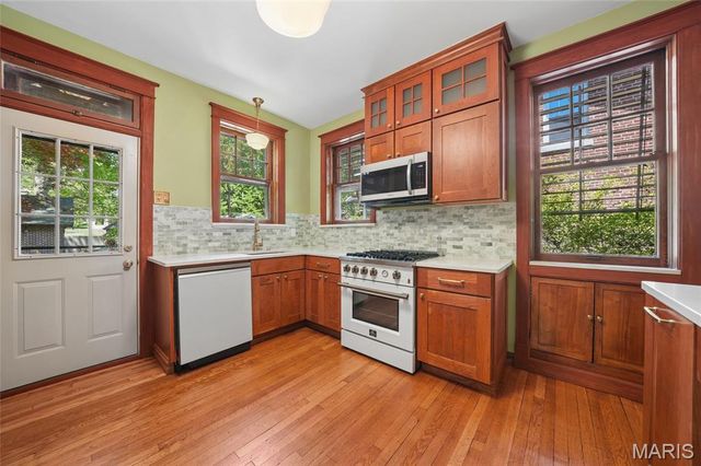 7051 Waterman Avenue, University City, MO 63130