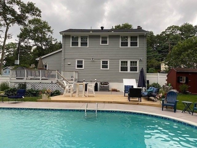 18 Hart St, Burlington, MA 01803