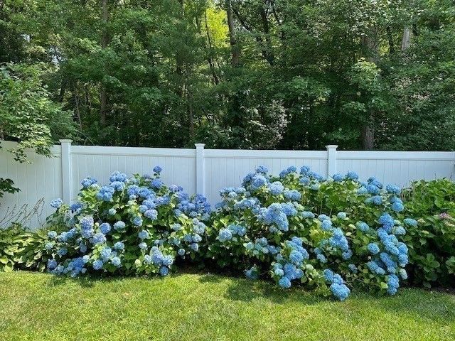 18 Hart St, Burlington, MA 01803